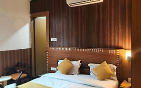 Banyan Hotel&Restro